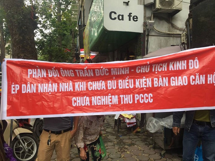 Sợ "bà Hỏa", dân tiếp tục vây dự án Discovery Complex 302 Cầu Giấy ảnh 2