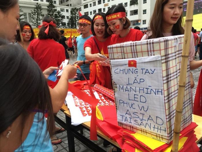 Muôn cách người hâm mộ thể hiện tình yêu với U.23 Việt Nam ảnh 3