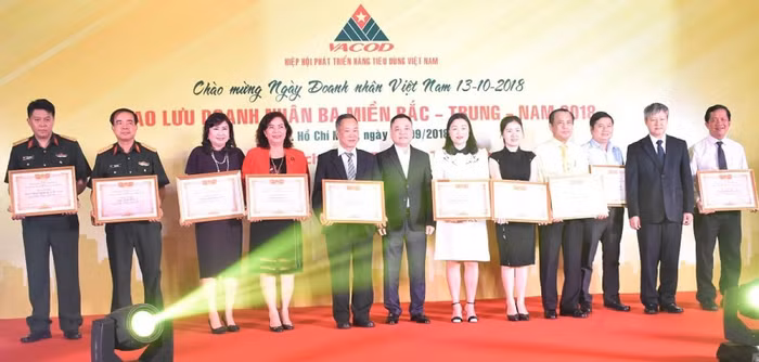 Giao lưu doanh nhân ba miền Bắc – Trung – Nam năm 2018 ảnh 2