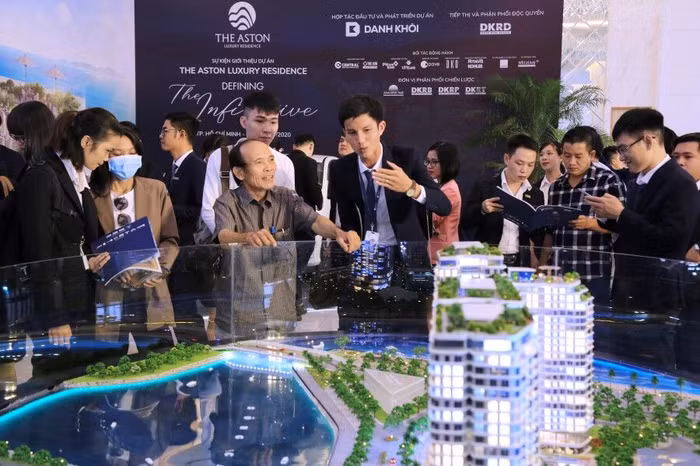 Khi vừa “trình làng” thị trường, The Aston Luxury Residence đã nhận được sự quan tâm khá đặc biệt của khách hàng