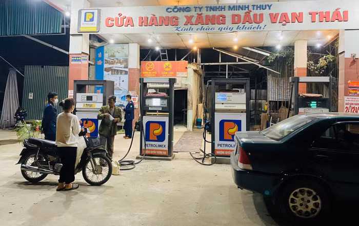 Cục QLTT thành lập các đoàn kiểm tra kinh doanh xăng dầu trong đêm