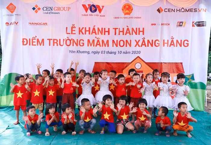 Trường mầm non Xắng Hằng được khánh thành ngày 03/10/2020 là một trong những điểm trường được xây dựng từ số tiền ủng hộ thu được qua giải golf từ thiện Swing for the children’s Tet 2020