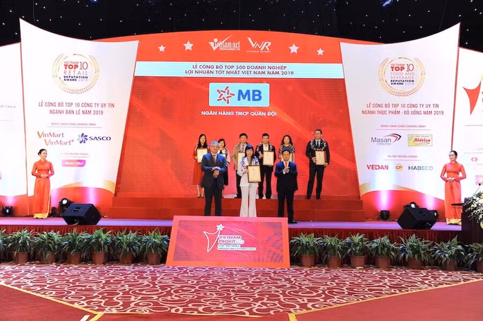 MB lọt top 15 doanh nghiệp lợi nhuận tốt nhất Việt Nam
