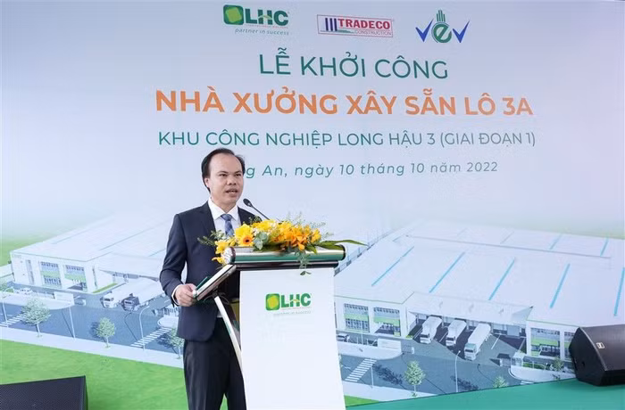 Ông Bùi Lê Anh Hiếu - Giám đốc Tiếp thị Kinh Doanh LHC cho biết nhà xưởng được thiết kế đa công năng, tích hợp xưởng sản xuất và kho lưu trữ