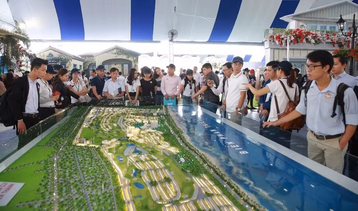 Đông đảo khách hàng quan tâm đến các dự án BĐS được giới thiệu tại Novaland Expo 2019