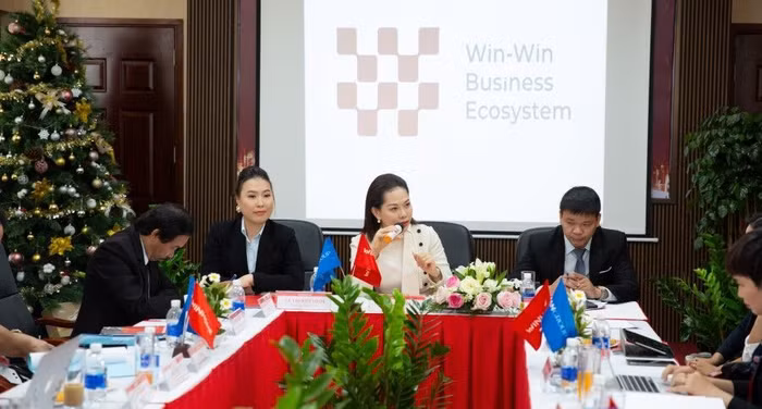 Nữ doanh nhân Nguyễn Nhất Ly giới thiệu hệ sinh thái Win-Win và chia sẻ tầm nhìn chiến lược của Win Home trong thời gian tới