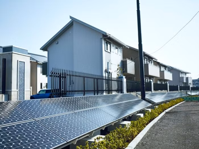 Một góc khu đô thị sinh thái Fujisawa với toàn bộ mái nhà của cư dân lợp tấm pin năng lượng mặt trời. Ảnh: Fijisawasst.com