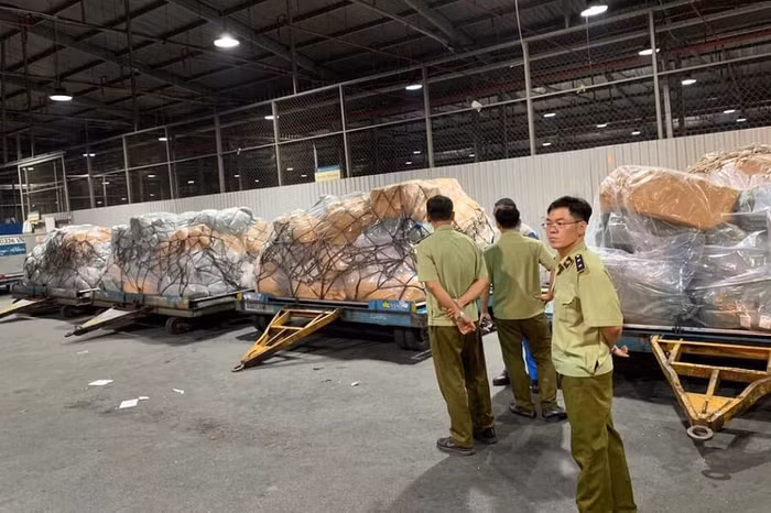 Vụ 4 tấn hàng lậu trên chuyến bay Vietnam Airlines: Ai sẽ phải chịu trách nhiệm?