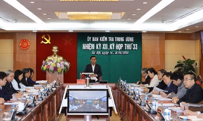 Ủy ban Kiểm tra Trung ương thi hành kỷ luật một số cán bộ