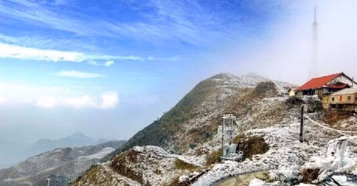 Đằng sau vụ 'tuýt còi' dự án khách sạn, cáp treo Mẫu Sơn