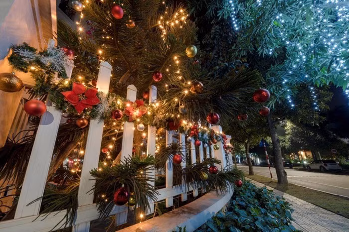 Những hình ảnh đón Giáng sinh tuyệt đẹp của cư dân Vinhomes Riverside ảnh 3