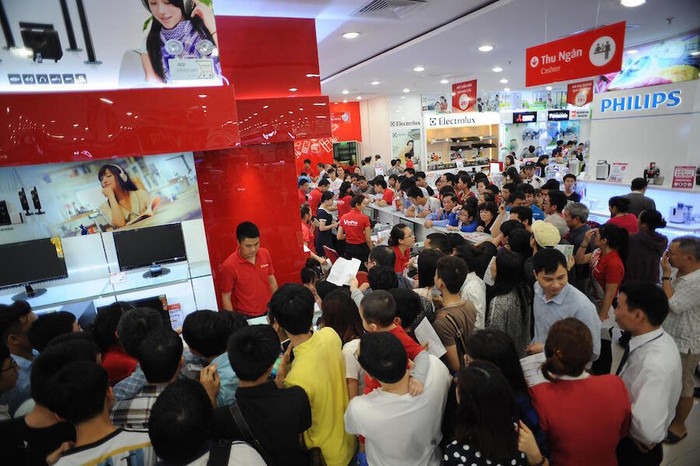 Hơn 2.000 gian hàng giảm giá sốc tới 50% trong ngày Vincom Black Friday 2017 ảnh 2