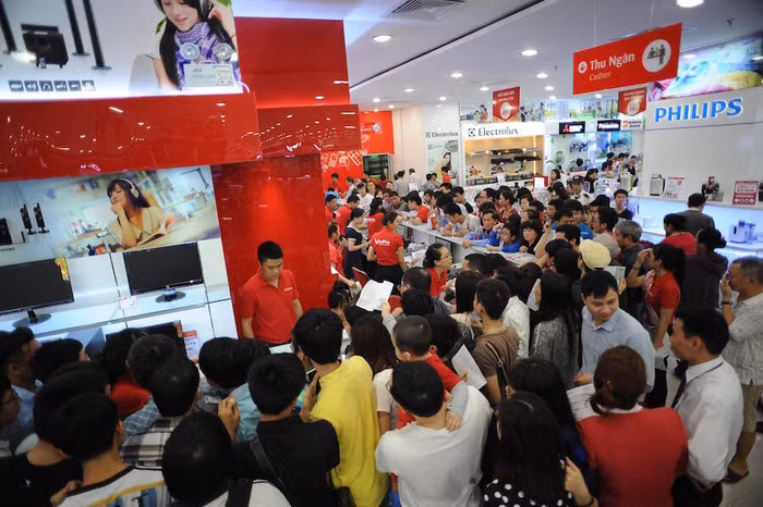 Hơn 2.000 gian hàng giảm giá sốc tới 50% trong ngày Vincom Black Friday 2017 ảnh 2