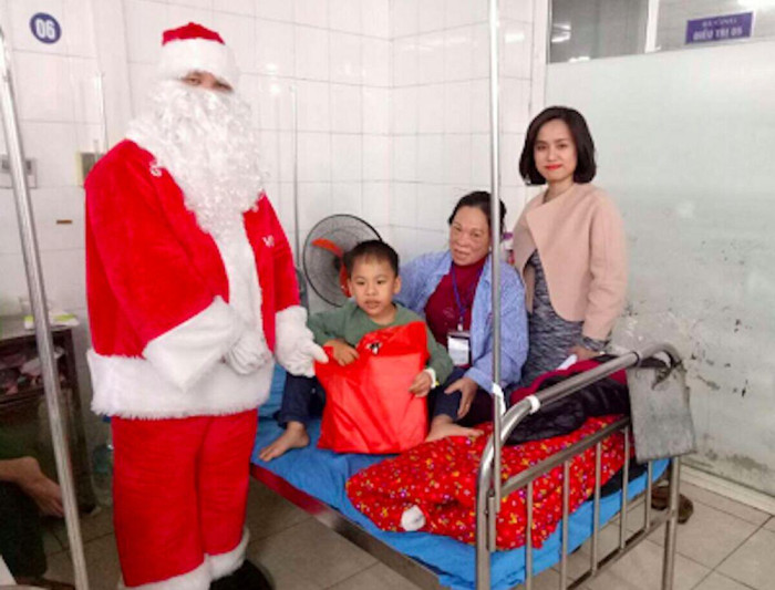 Những món quà chở đầy yêu thương của ông già Noel! ảnh 2 Những món quà chở đầy yêu thương của ông già Noel! ảnh 2