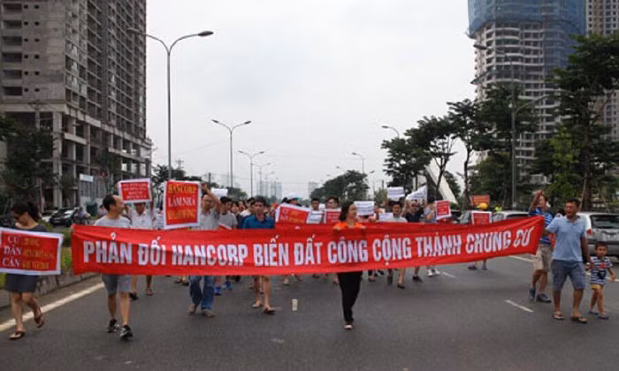 Khu đô thị 'kiểu mẫu' biến đất công cộng thành cao tầng