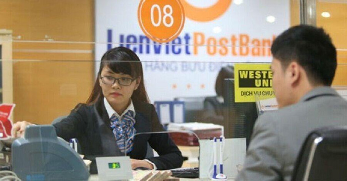 Hàng loạt lãnh đạo LienVietPostBank từ chối quyền mua thêm cổ phiếu