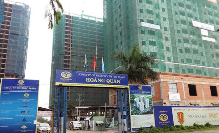 Địa ốc Hoàng Quân "bay" mất 50% doanh thu, cổ phiếu đổ đèo