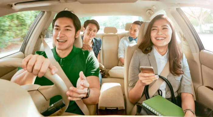 Trào lưu tận hưởng “bốn bánh” của dân công sở ảnh 1