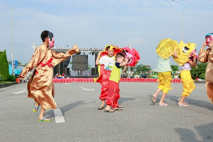 Hà Nội thả ngàn ngôi sao nguyện ước lên bầu trời Trung thu ảnh 4