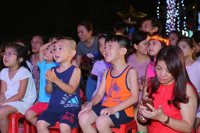 Hà Nội thả ngàn ngôi sao nguyện ước lên bầu trời Trung thu ảnh 2