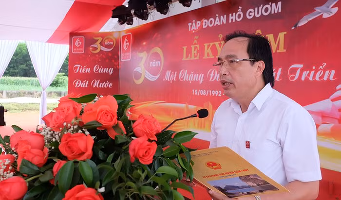 Ông Phạm Viết Hoài - Chủ tịch UBND huyện Cẩm Thủy