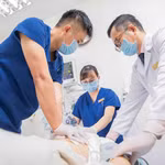 Chuyên gia hồi sức cấp cứu tiết lộ hậu trường những chuyến vận chuyển y tế xuyên biên giới