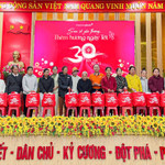 Hành trình 12 năm "San sẻ yêu thương – Thêm hương ngày Tết" của KienlongBank đến với người dân