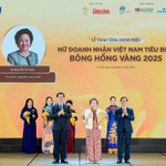 Madame Nguyễn Thị Nga, Chủ tịch Tập đoàn BRG lần thứ 6 vinh dự nhận danh hiệu top 10 “Nữ doanh nhân Việt Nam tiêu biểu – Bông hồng Vàng”