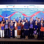 Đại tướng Phan Văn Giang, Uỷ viên Bộ Chính trị, Phó Thủ tướng, Bộ trưởng Bộ Quốc phòng và Bà Maria Cristina Aldeguer-Roque, Bộ trưởng Bộ Thương mại và Công nghiệp Philippines đã chứng kiến các ký kết hợp tác thoả thuận giữa Vinpearl và các đối tác lữ hành, du lịch số hàng đầu Philippines