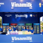 Không gian trải nghiệm với nhiều sản phẩm dinh dưỡng đa dạng của Vinamilk sẵn sàng chào đón các bé cùng các bậc phụ huynh tại Ngày hội “Phú Mỹ Hưng hướng về trẻ em”. Ảnh: Vi Nam