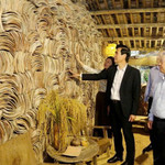 Đồng chí Hoàng Quốc Khánh, Bí thư Tỉnh ủy đến thăm và tìm hiểu cơ sở sản xuất ngói âm dương tại xã Bắc Sơn