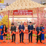 Đại diện AEON Việt Nam và ITPC thực hiện nghi thức khai mạc sự kiện