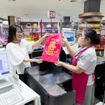 AEON Việt Nam đưa ra giải pháp cho thuê túi thân thiện môi trường tại các siêu thị