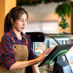 Tiểu thương tập làm quen với máy bán hàng, xuất hóa đơn điện tử