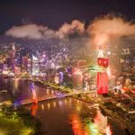 Saigon Marina IFC thắp sáng bầu trời đêm 2/7: Tự hào tỏa sáng cùng thành phố, tôn vinh nửa thế kỷ mang tên Bác