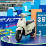 VinFast bảo hành chính hãng 6 năm cho xe, 8 năm cho pin xe máy điện