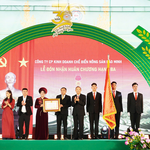 Thừa ủy quyền Chủ tịch nước, Thứ trưởng Bộ Nông nghiệp và Môi trường Phùng Đức Tiến đã trao Huân chương Lao động hạng Ba cho Công ty Cổ phần Kinh doanh Chế biến Nông sản Bảo Minh