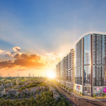 Noble Crystal Tay Ho WorldHotels Residences quy mô 5 tòa tháp cao 40 tầng, sở hữu tầm view panorama sông Hồng - Hồ Tây, cùng 4 mặt tiền khoáng đạt, liền kề công viên 65ha lớn bậc nhất Hà Nội. Dự án có gần 90% sản phẩm là căn hộ Sky Villa thông tầng, được ví như những dinh thự triệu USD xa xỉ trên không của Dubai