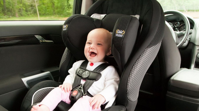 Thị trường ghế trẻ em "bùng nổ", nguồn cung mở rộng, người mua lúng túng