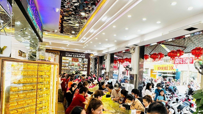 Vàng "quay xe" giảm, nhà đầu tư ồ ạt "thoát hàng" 