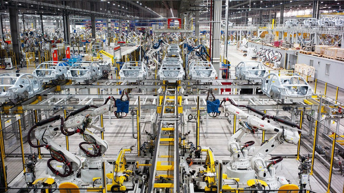 Ngành sản xuất Việt Nam khép lại năm biến động bằng "tín hiệu kép" 