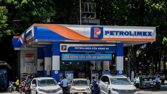  Giá xăng tiếp tục tăng, gần chạm mốc 30.000 đồng/lít
