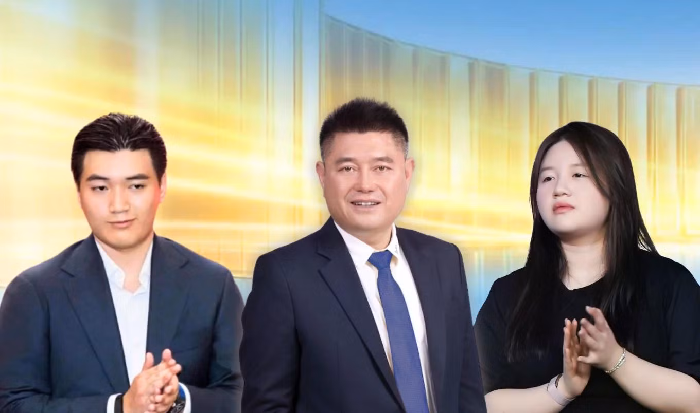 Ông Nguyễn Đức Thụy (ở giữa) và hai con Nguyễn Ngọc Mỹ Anh - Nguyễn Xuân Thái