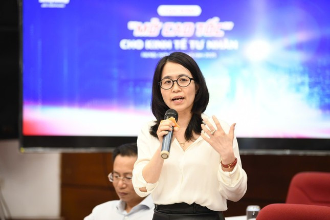 Bà Bùi Thu Thủy, Phó Cục trưởng Cục phát triển doanh nghiệp tư nhân và kinh tế tập thể (Bộ Tài chính) ba-bui-thu-thuy-pho-cuc-truong-cuc-phat-trien-doanh-nghiep-tu-nhan-va-kinh-te-tap-the-bo-tai-chinh.jpg