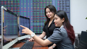 VN-Index áp sát đỉnh cũ, kỳ vọng phá mốc 1.400 điểm
