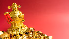 Người mua vàng lấy vía Thần tài năm ngoái bất ngờ vì lãi lớn