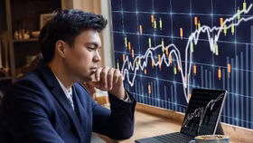 70% cổ phiếu đang mang định giá thời khủng hoảng, VN-Index liệu có đánh lừa nhà đầu tư?