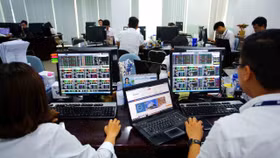 VN-Index trở lại vùng đỉnh, tháng 5 liệu còn “dễ ăn”?