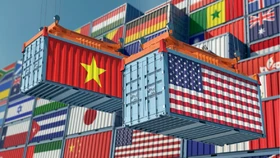 Dòng vốn FDI giữa "cơn bão" thuế quan Mỹ: Việt Nam có "vững tay chèo"?