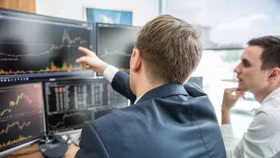 Nhà đầu tư nước ngoài bán ròng hơn 9.500 tỷ đồng trên HOSE trong tháng 3/2025